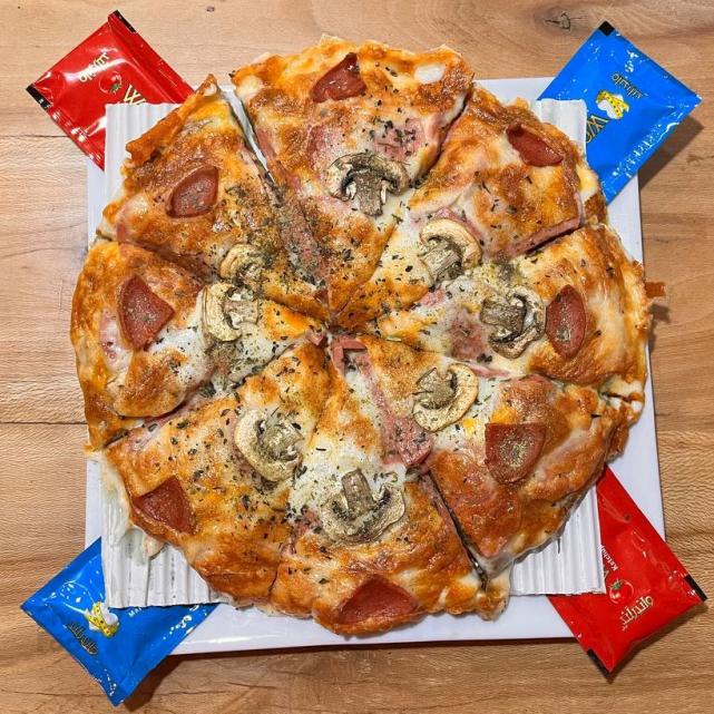 پیتزا پپرونی آمریکایی 23 سانتی متری